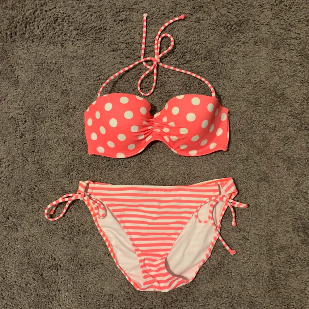 Victoria’s Secret 2-piece bikini swimsuit